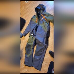 Men's Performance Jacket in Green and Gray